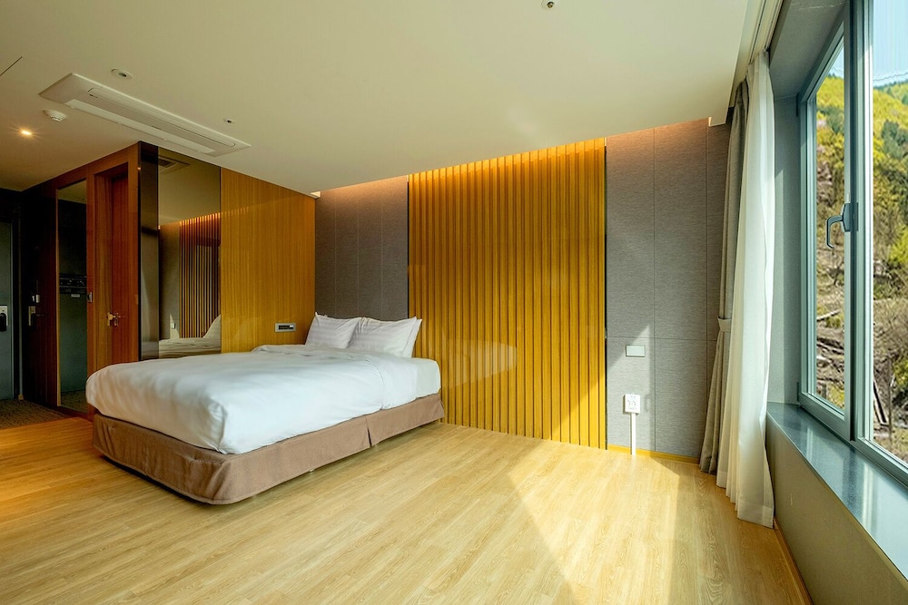 Traum Valley Hotel (ex. Jeongseon Grand Intoraon Hotel) 29/64