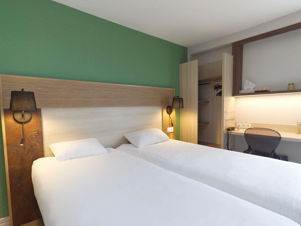Pop, Standard, Twin Beds