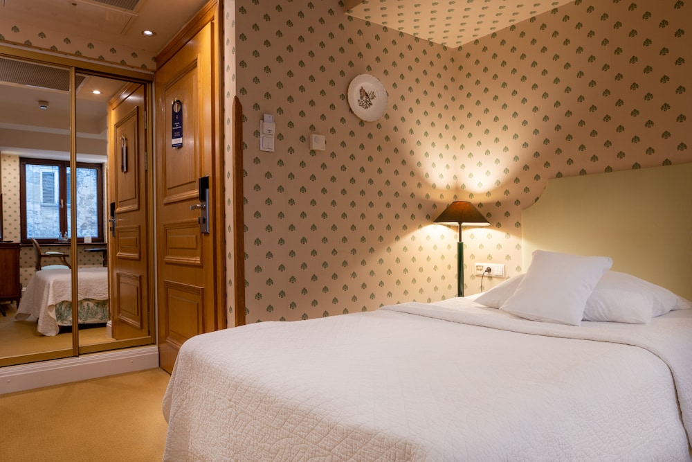 Hotel Grodek 5/50