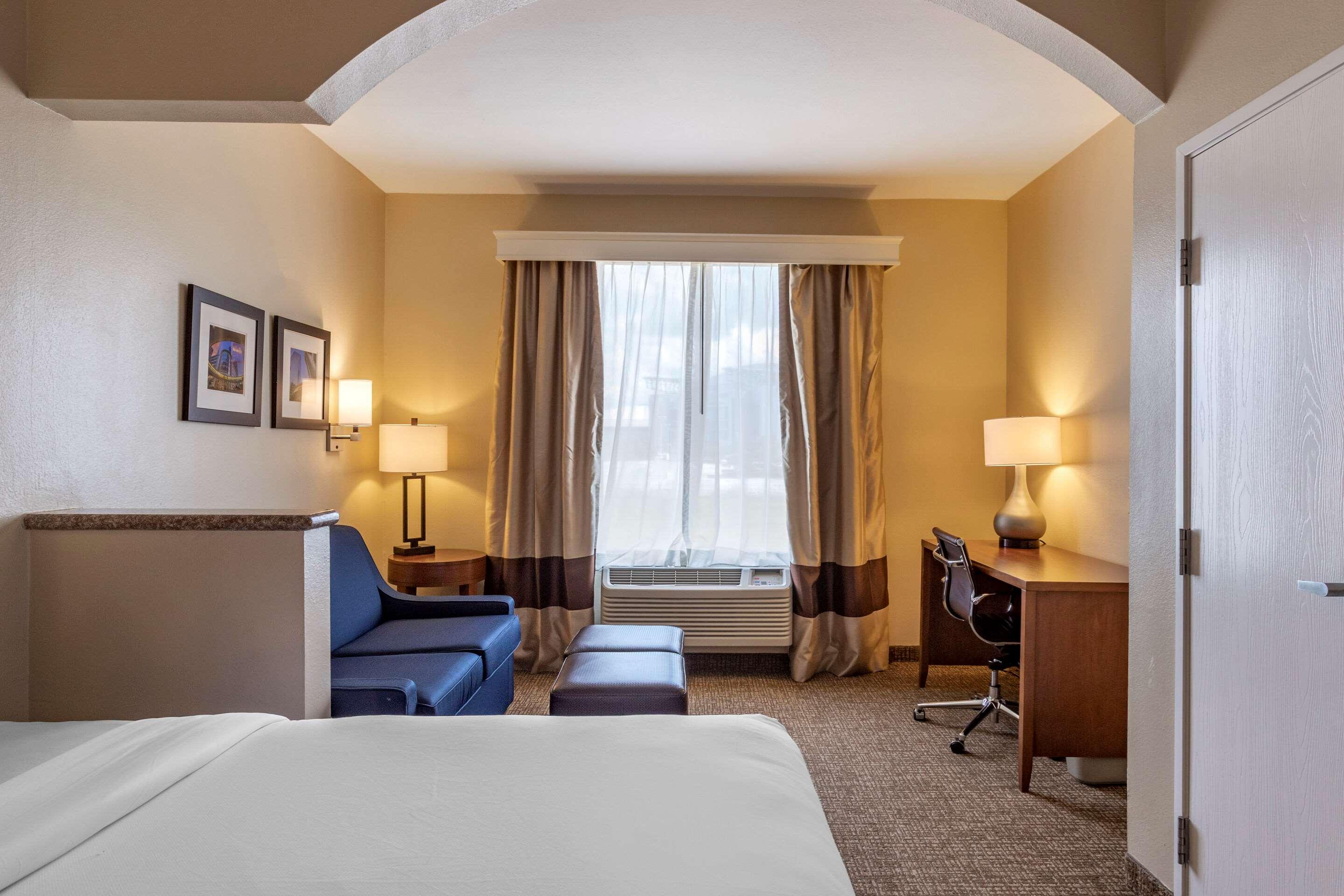 SUITE, 2 QUEEN BEDS, ACCESSIBLE