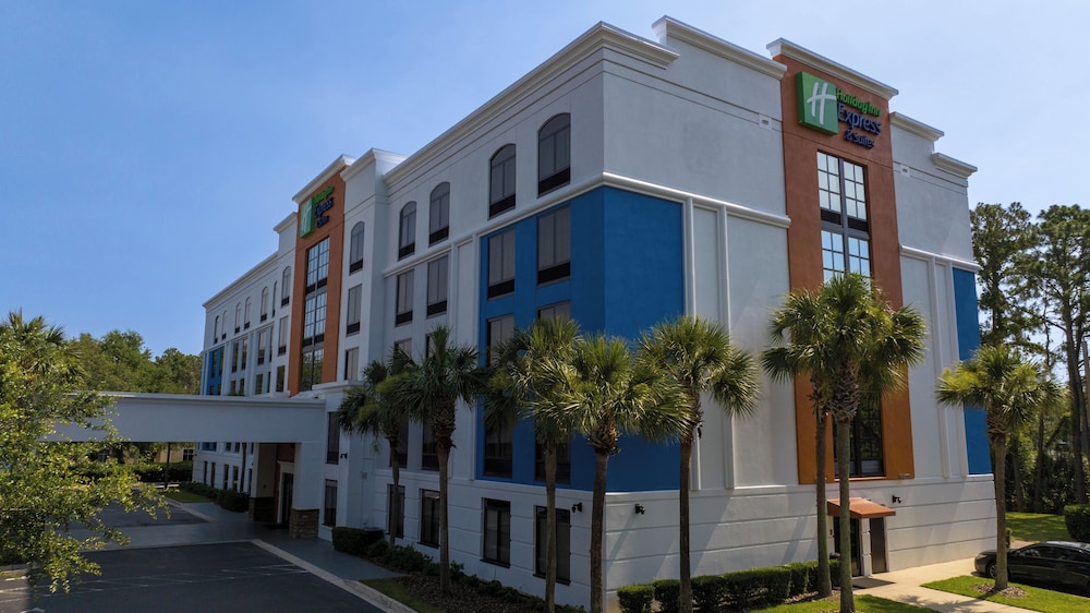 Holiday Inn Express & Suites Jacksonville SE- Med Ctr Area 5/55