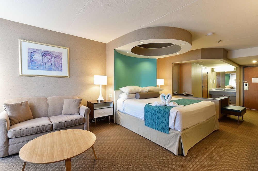 SUPERIOR, SUITE, KING BED