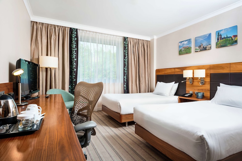 ROOM, TWIN BEDS