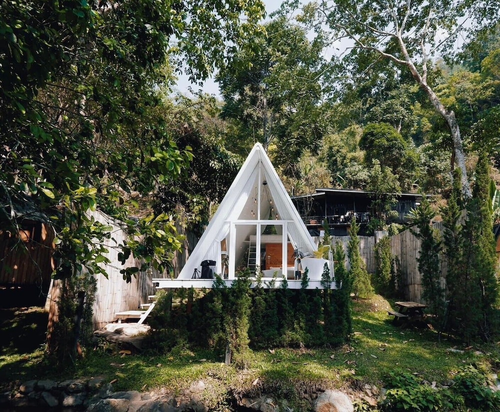 Morning Star Glamping in MAE ON