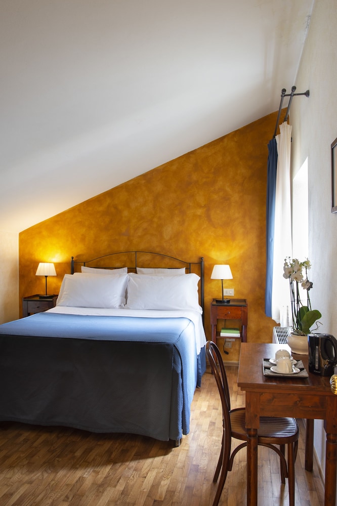 Hotel L Antico Pozzo 34/71