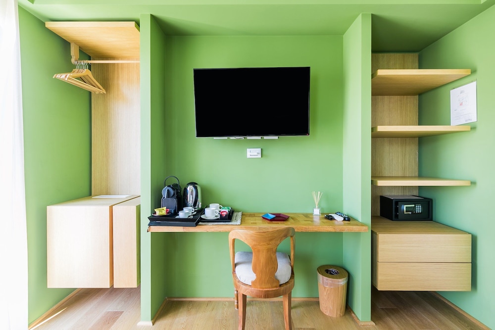 Rarity Suites 66/74