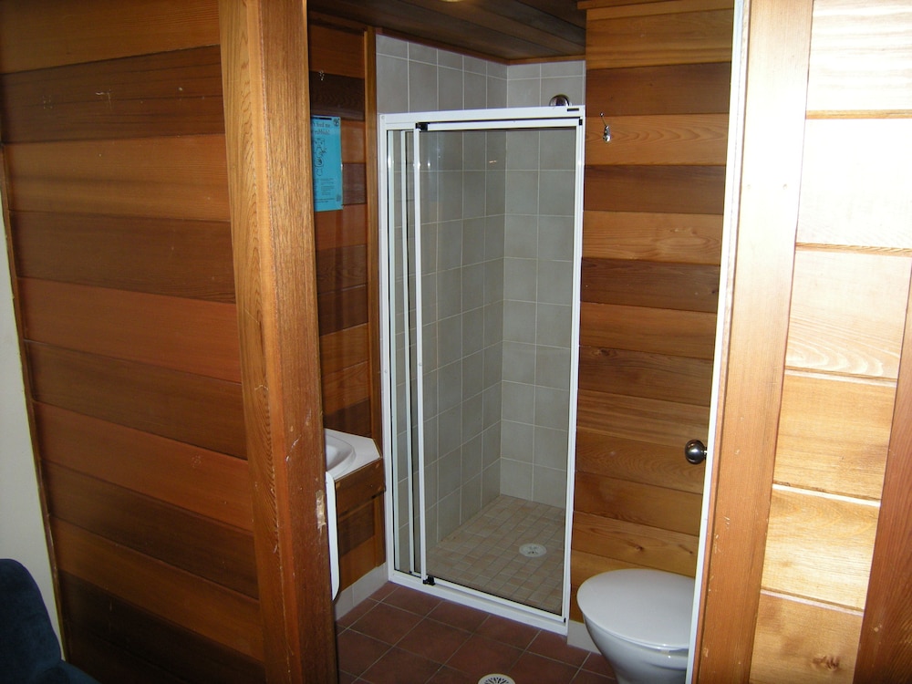 Aneeki Ski Lodge 10/51