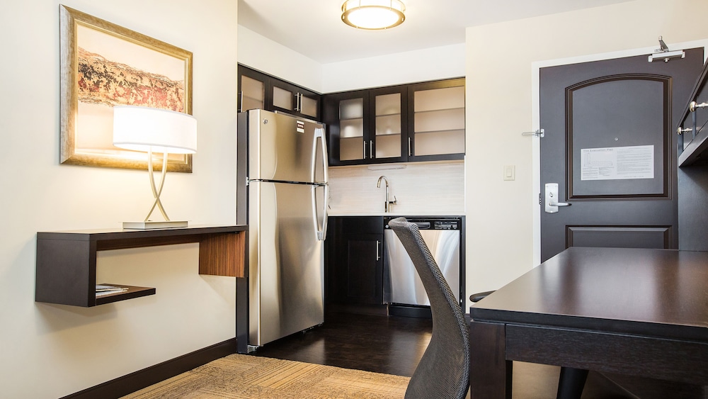 Staybridge Suites West Edmonton 55/78