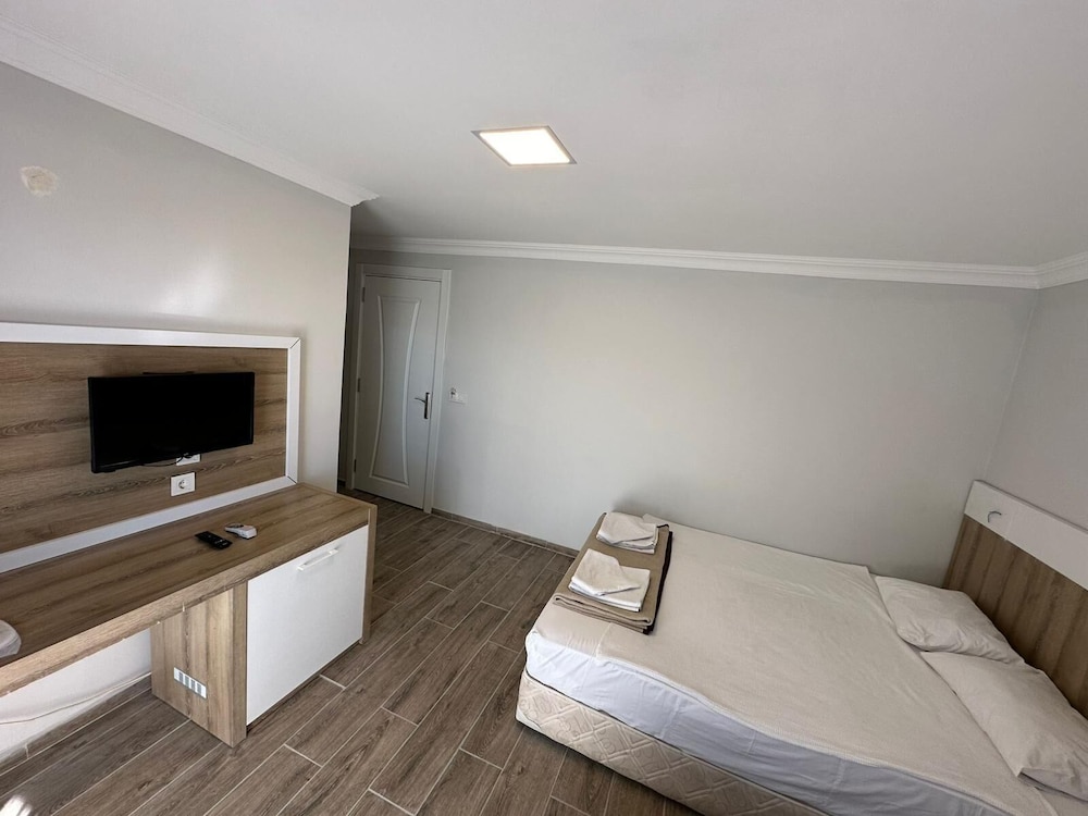Belcan Hotel 6/42