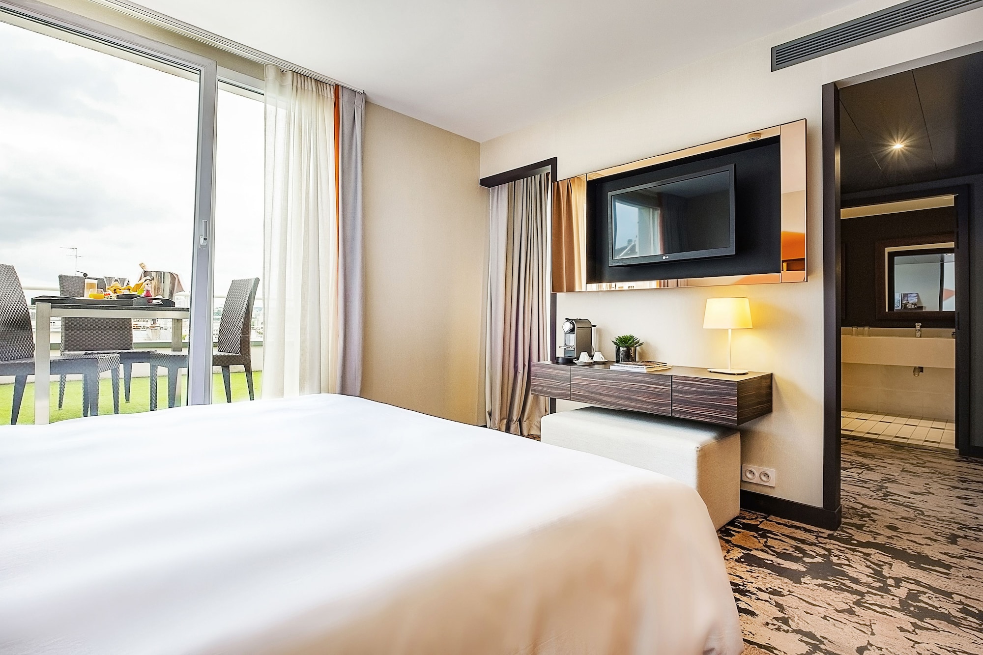 Room at DoubleTree by Hilton Paris Boulogne, PARIS