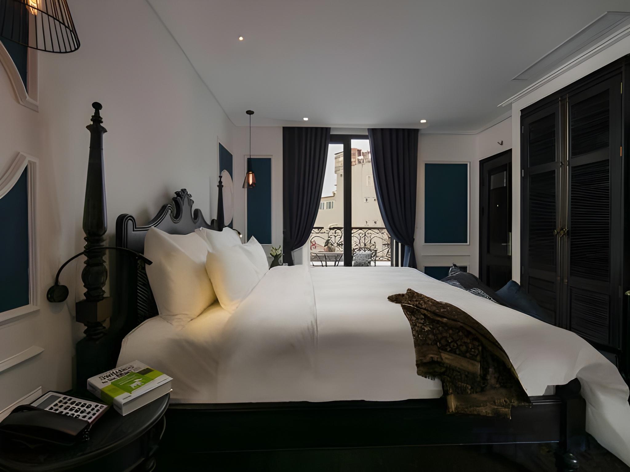 Cozy, Deluxe, Twin Beds, King Bed