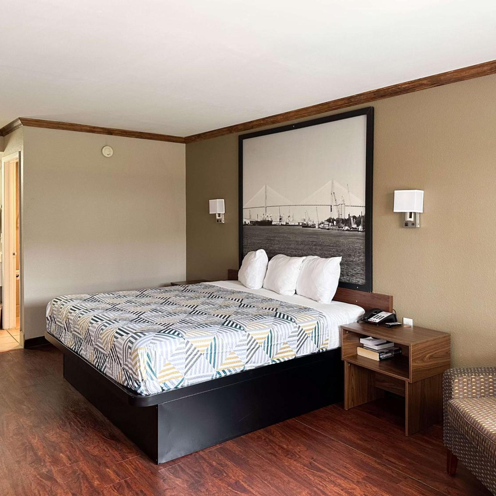 ROOM, KING BED, SMOKING, ACCESSIBLE