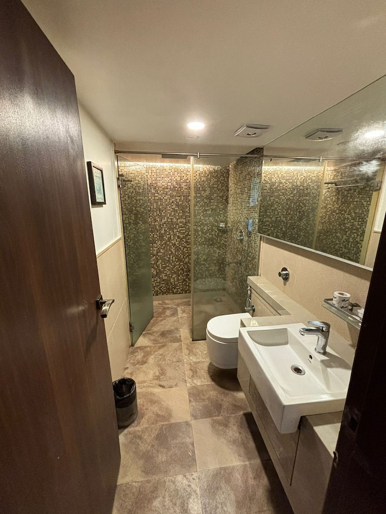 THE SILVERADOR RESORT CLUB 24/24