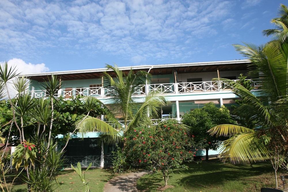 Tamarind Tree Hotel and Restaurant 46/50