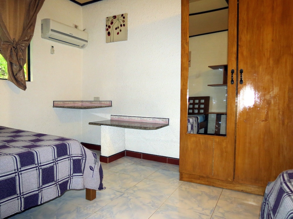 Alonaland Resort Apartelle 23/50