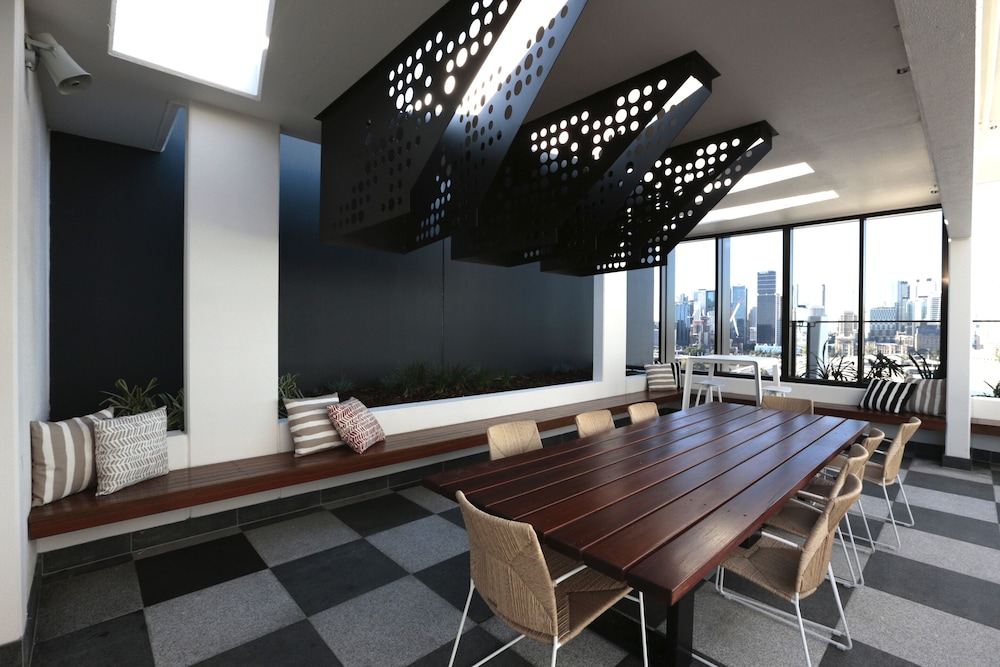 Opera Apartments South Brisbane 58/70