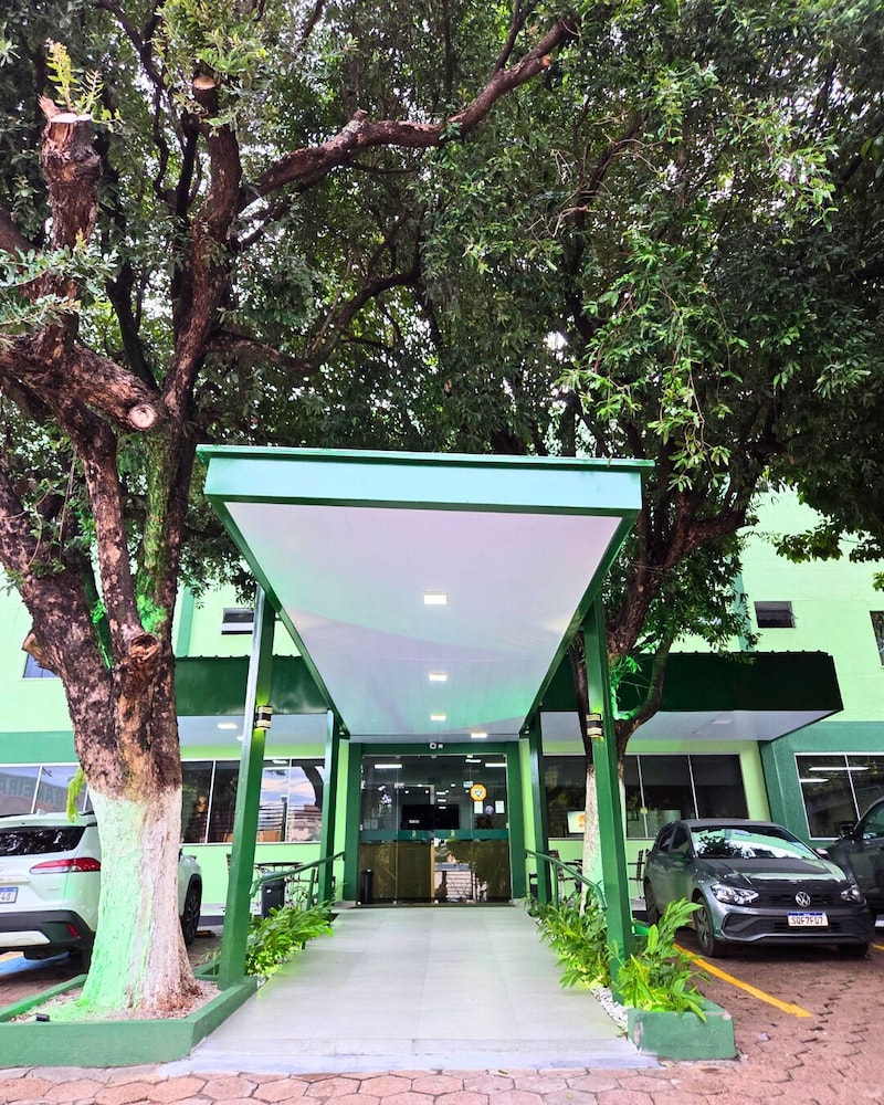 BANDEIRANTES HOTEL CUIABA 46/49