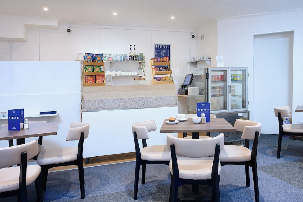The Sandringham Hotel 32/48