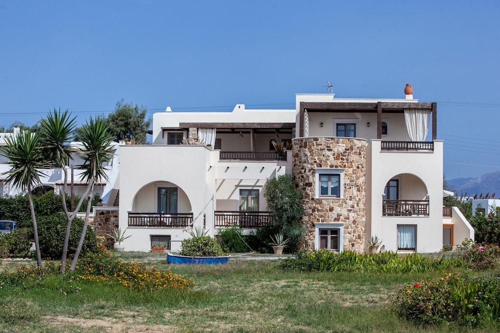Athina Studios & Suites 2/50
