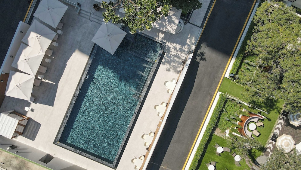 Floral Court Hotel and Residence in BANGKOK