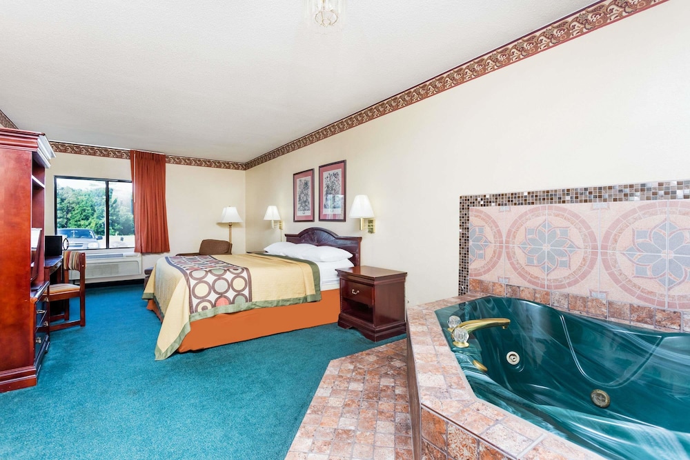 Super 8 by Wyndham Piedmont Greenville Area 7/10