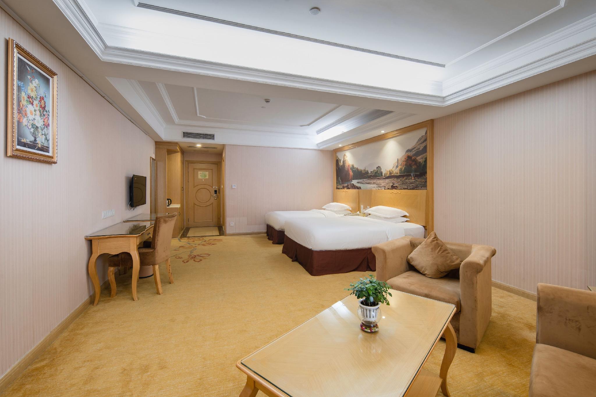 Vienna International Hotel (Shanghai Waigaoqiao Free Trade Zone Yanggao North Road) 18/28