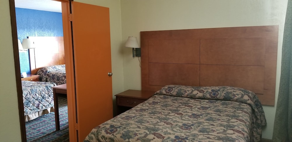 Executive Inn 7/29
