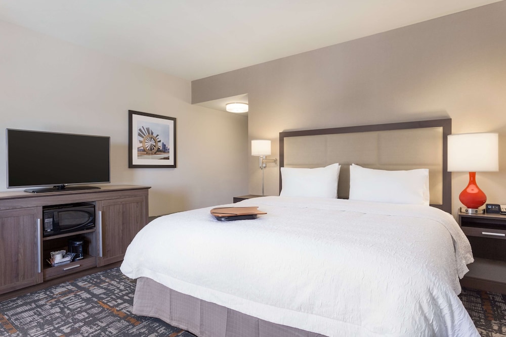 Hampton Inn Suites West Des Moines Sw Mall Area Ia 12/41