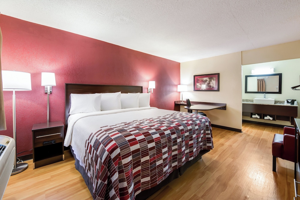 Red Roof Inn Marion, IN 24/45