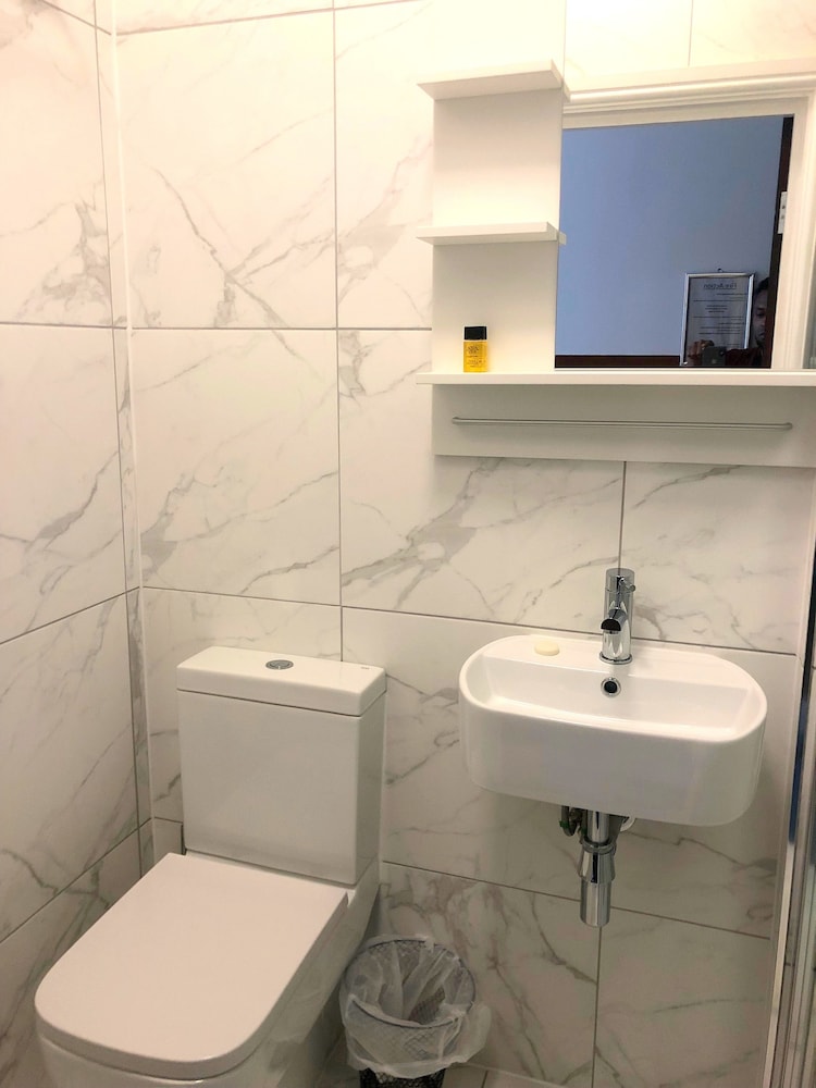 Plaza London Hotel 56/60