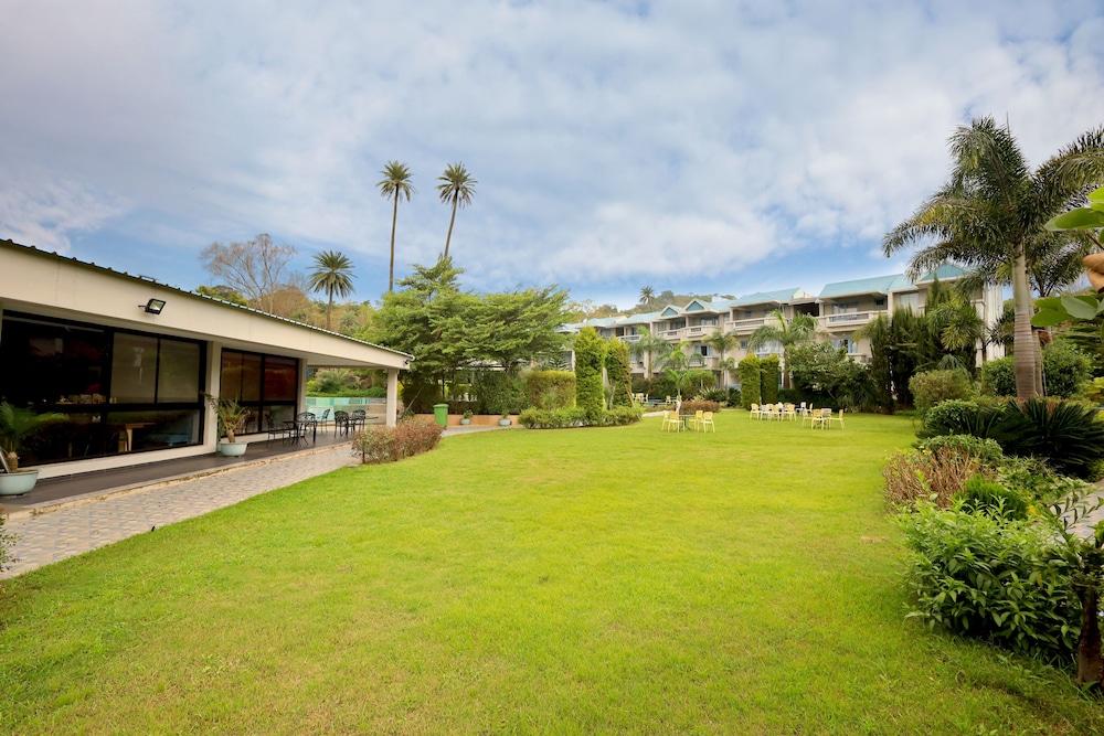 Humming Bird Resort 46/50
