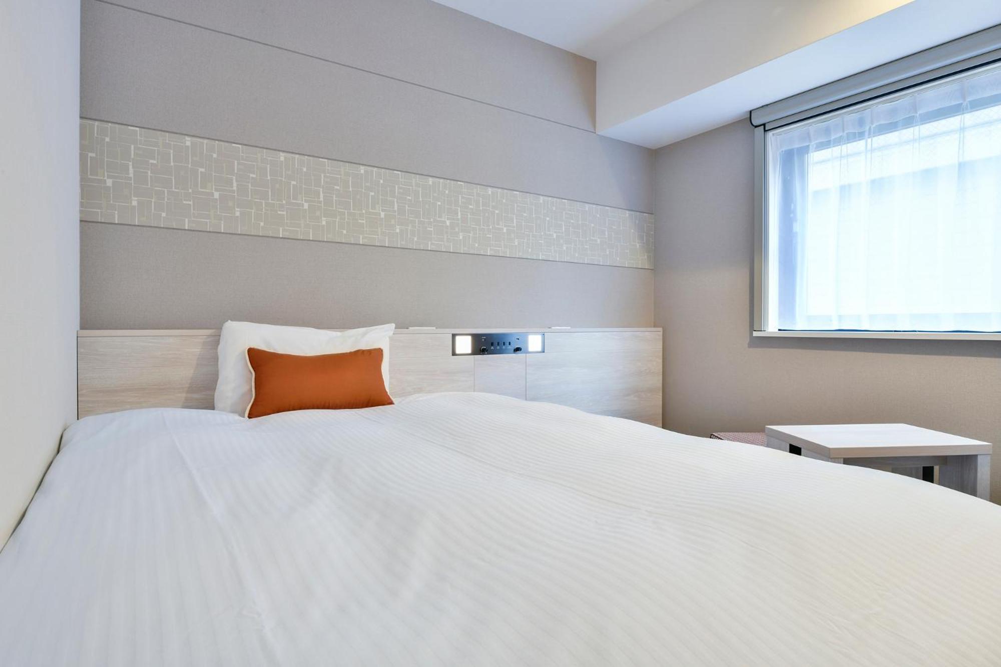 COMFORT, DOUBLE BED, SMOKING