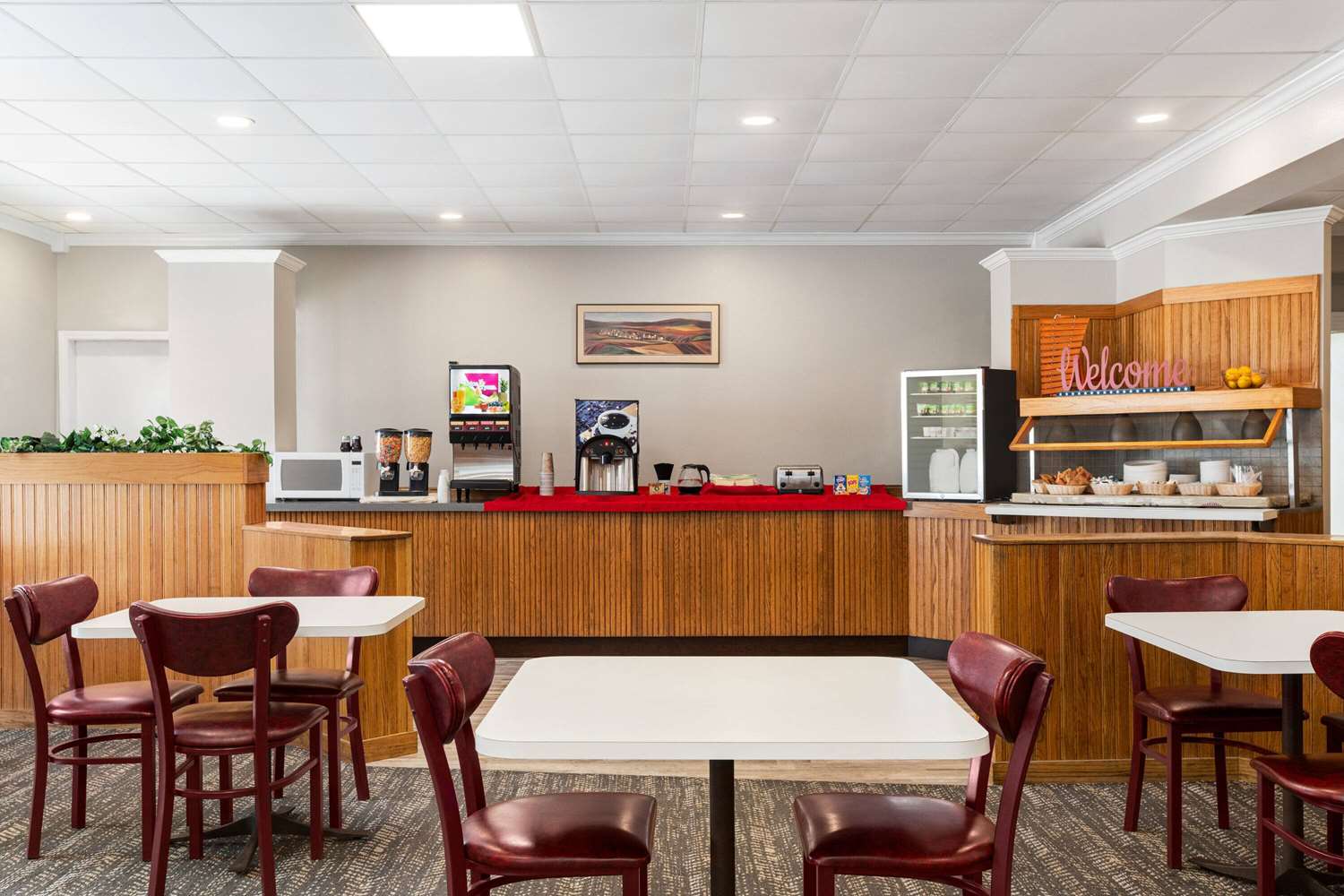 Ramada by Wyndham Richland Center 34/52