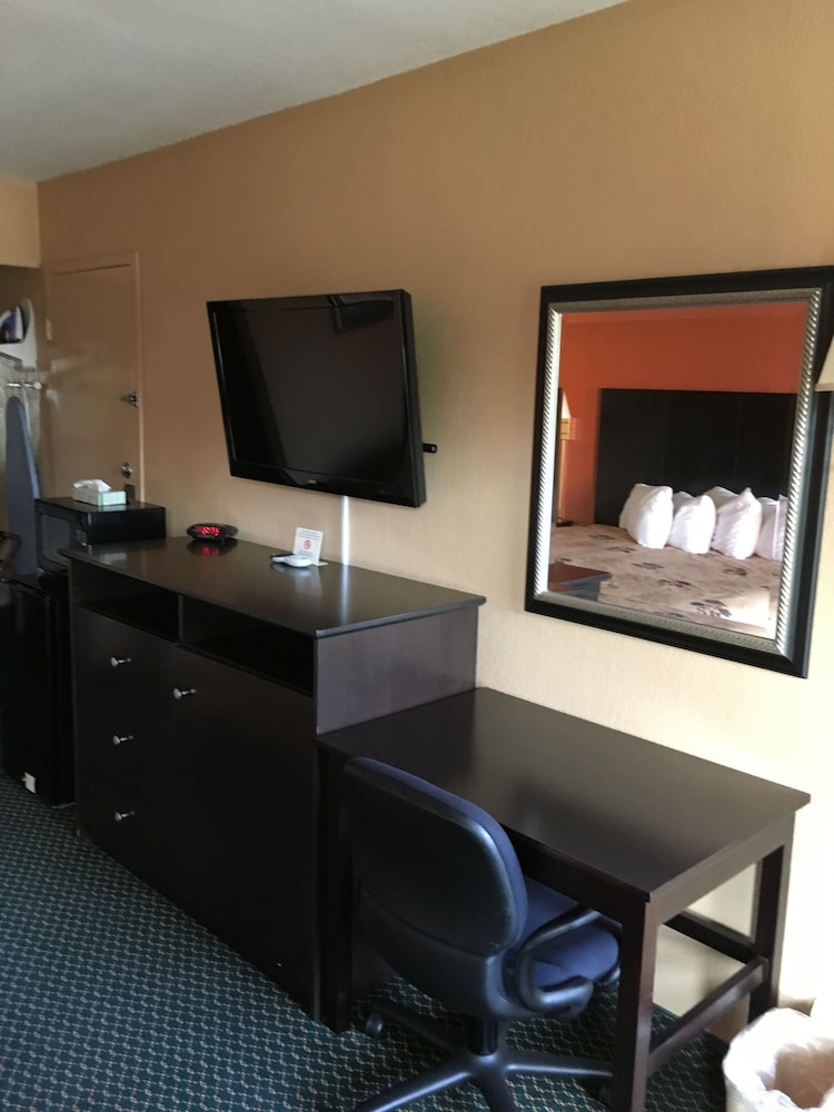 American Inn Pontotoc 21/46