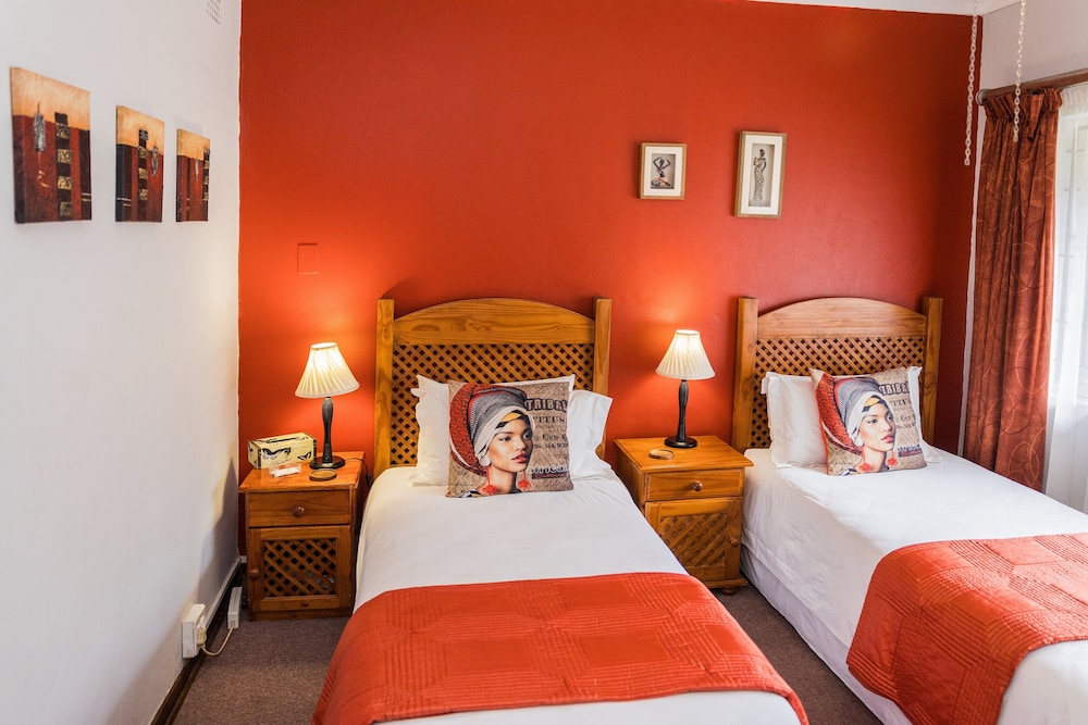 Room, 4 Beds, Twin Beds, Bath and Shower