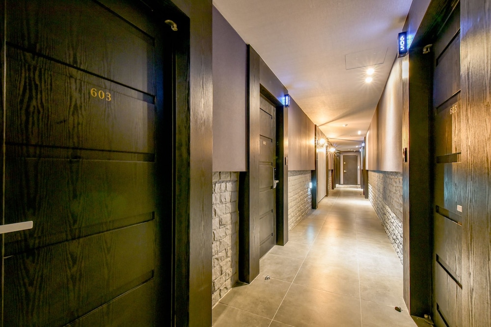 French Code Hotel 44/63