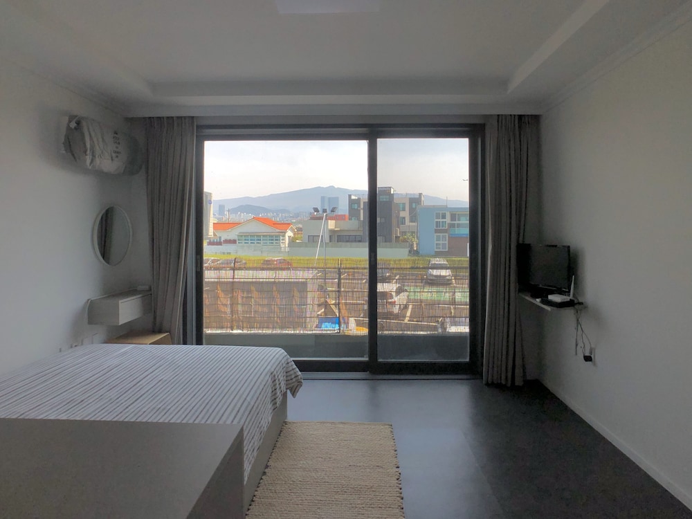 ROOM, DOUBLE BED, MOUNTAIN VIEW