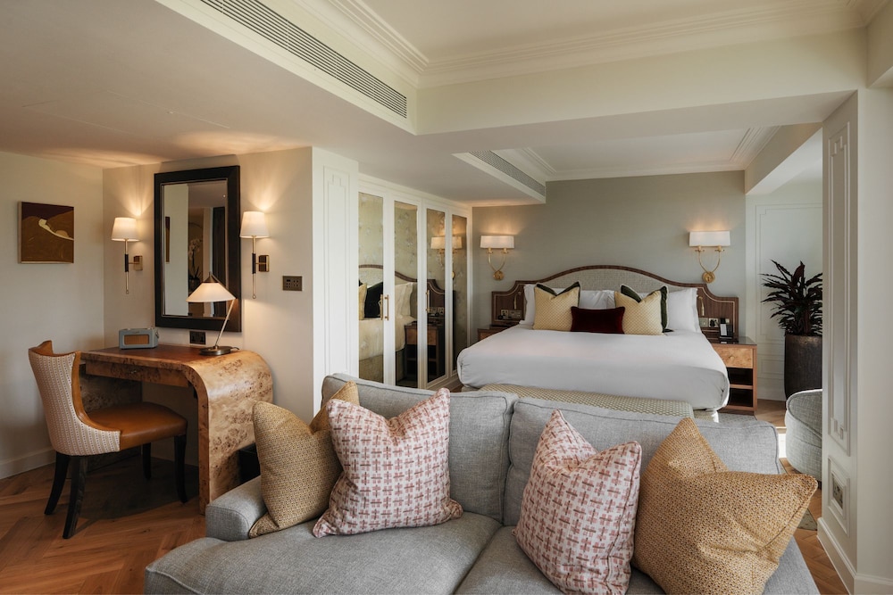 Green, Park, Suite, King Bed, Park View