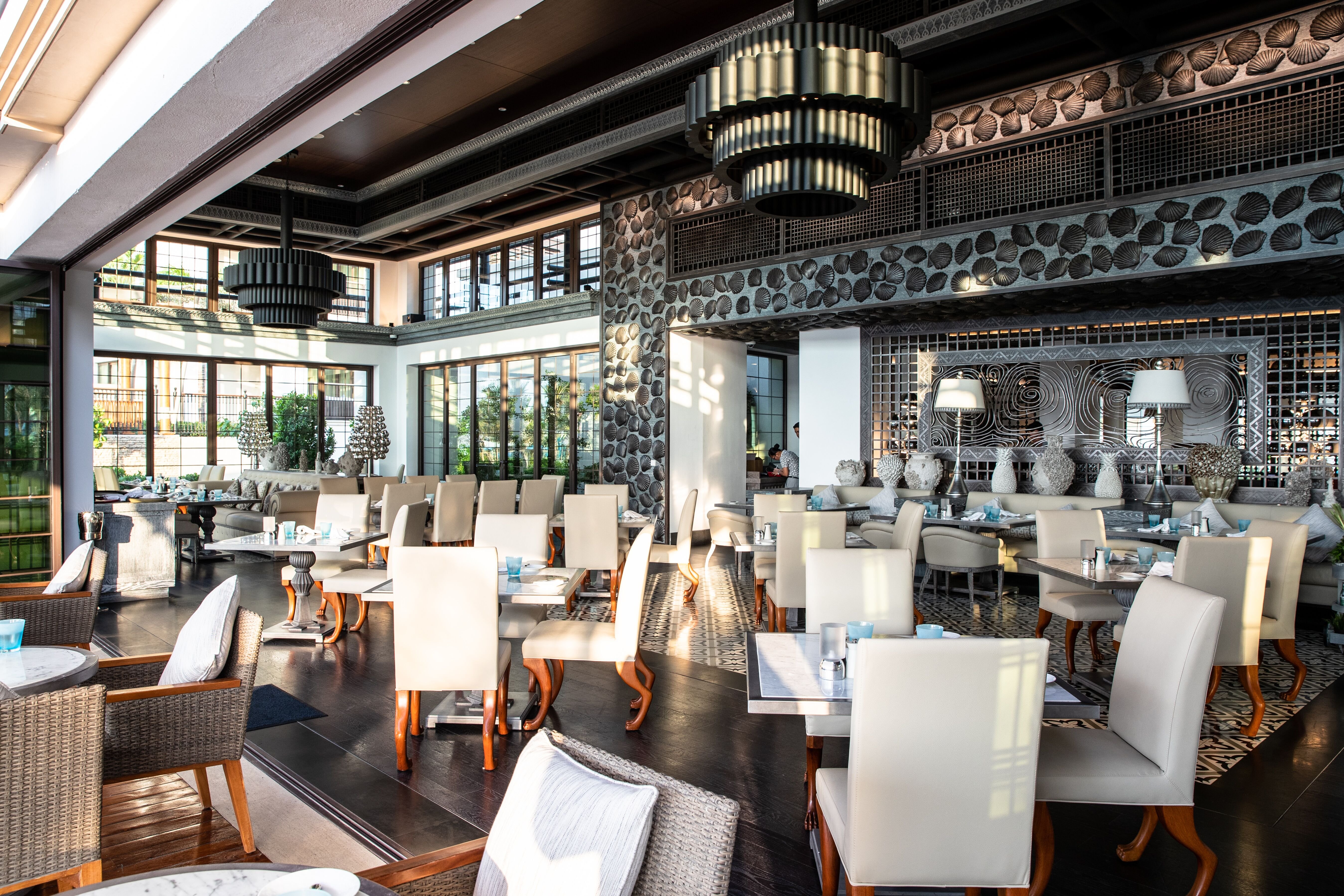 restaurant cafeteria