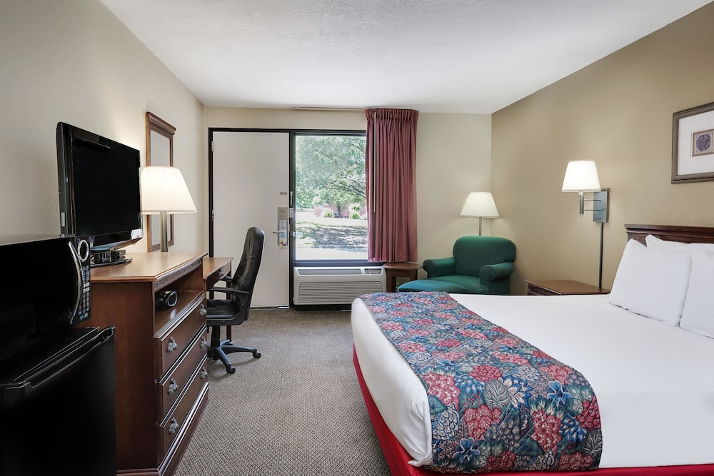 غرفة بسرير كوين، Days Inn by Wyndham Hoover Birmingham 9/10