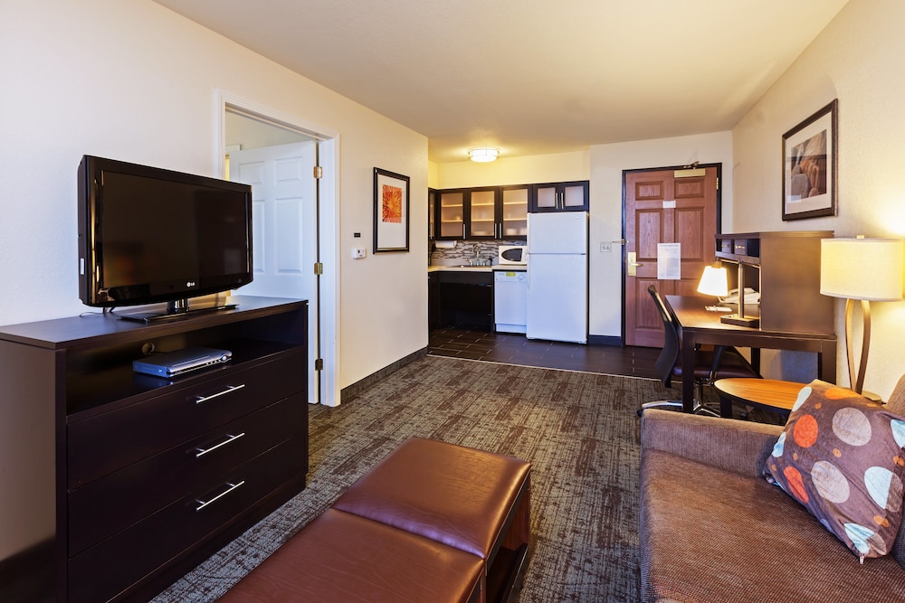 Staybridge Suites Tulsa-Woodland Hills 34/56