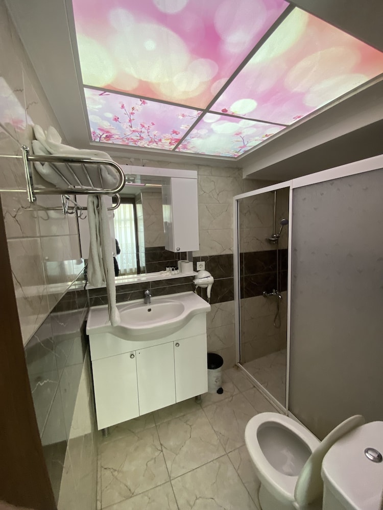 Elit Palace Hotel 44/45