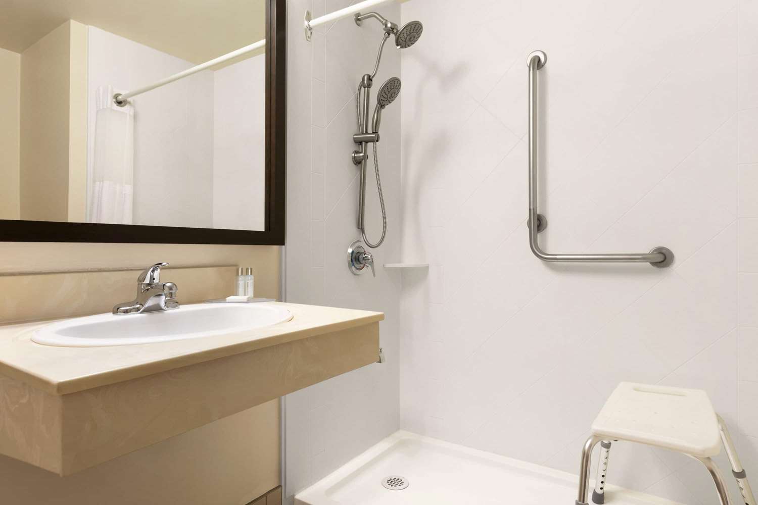 Travelodge Suites by Wyndham Moncton 8/9