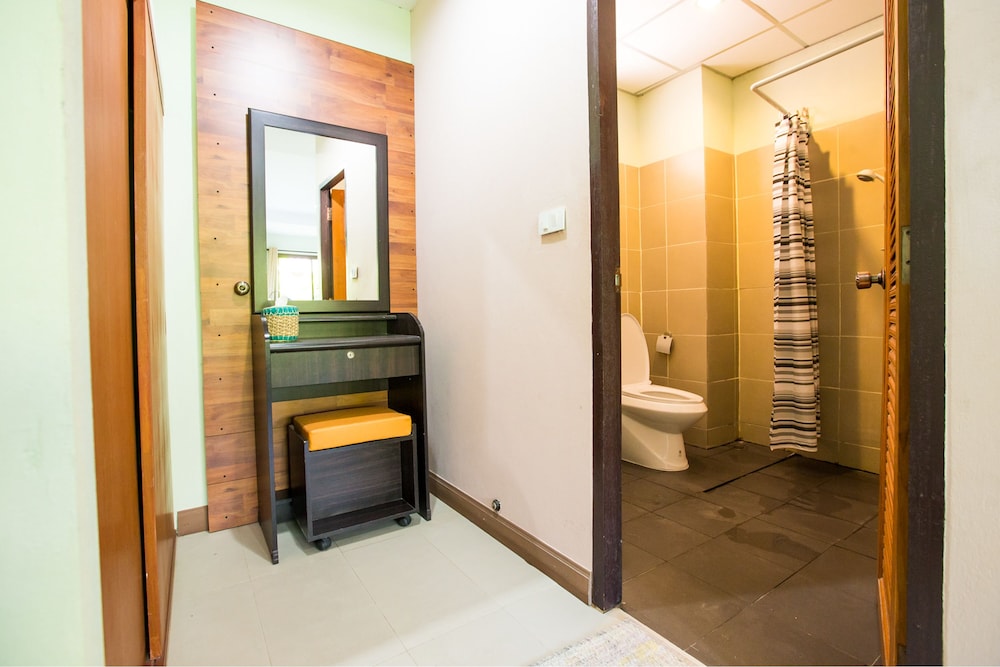 Banlanna Hotel Lampang (ex. Banlanna Serviced Apartment) 43/44