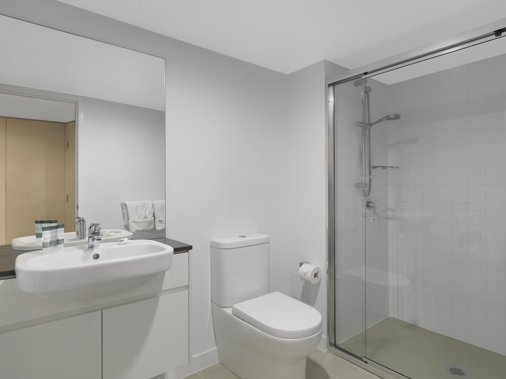 Oaks Mackay Carlyle Suites 53/55