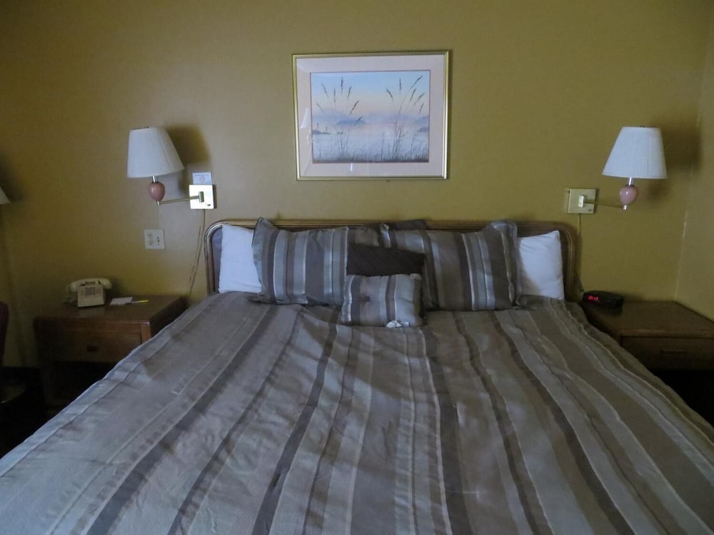Days Inn Colorado Springs/Garden of the Gods 20/36