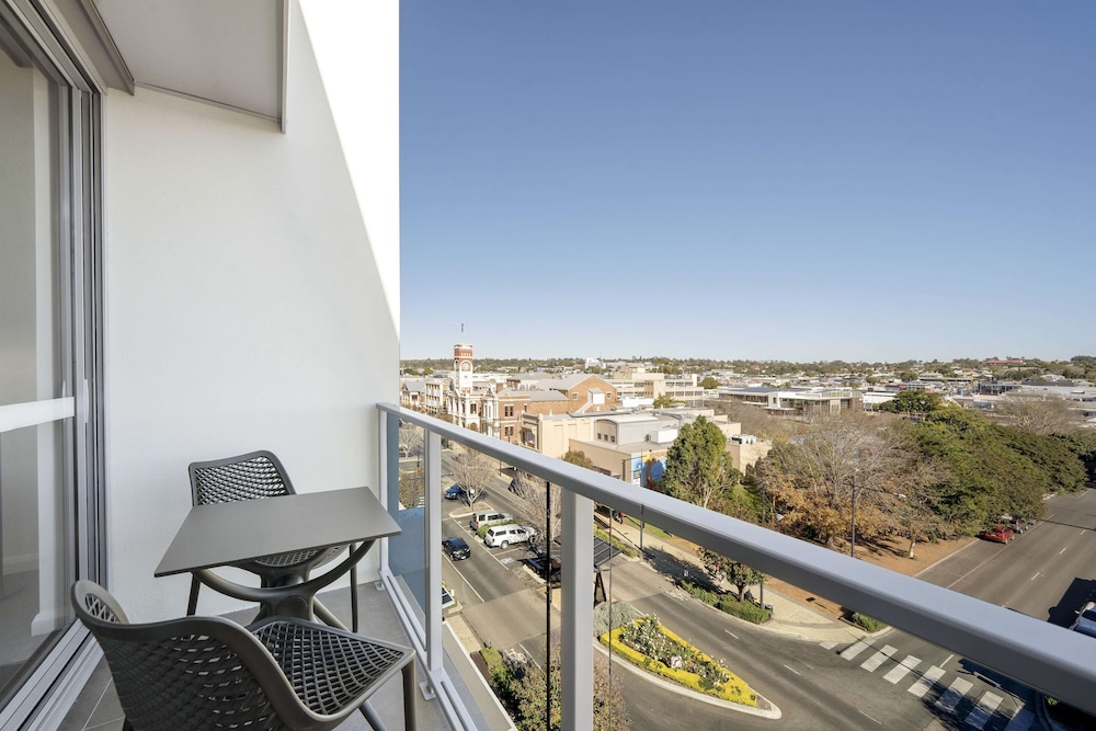 Oaks Toowoomba Hotel 27/70