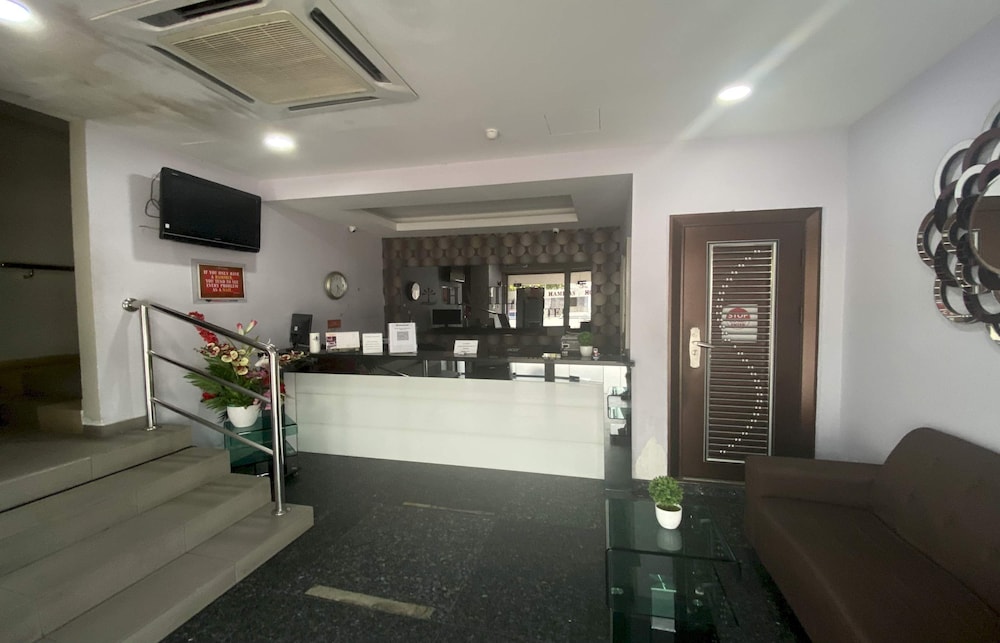 Hotel O Hotel Hamilas 14/60