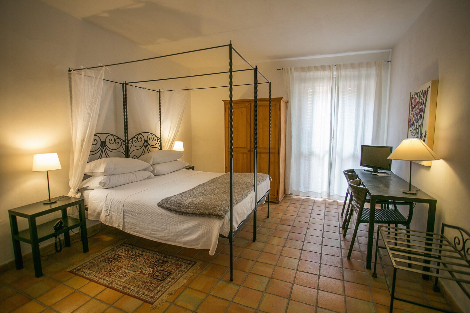 ROOM, SINGLE, DOUBLE BED