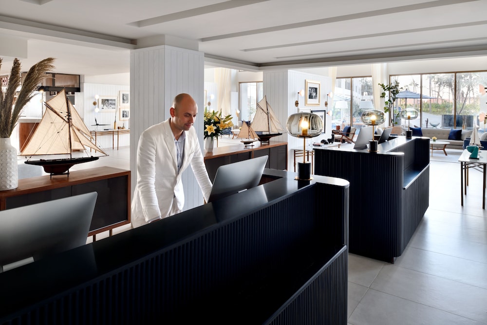 Al Alamein Hotel 10/74